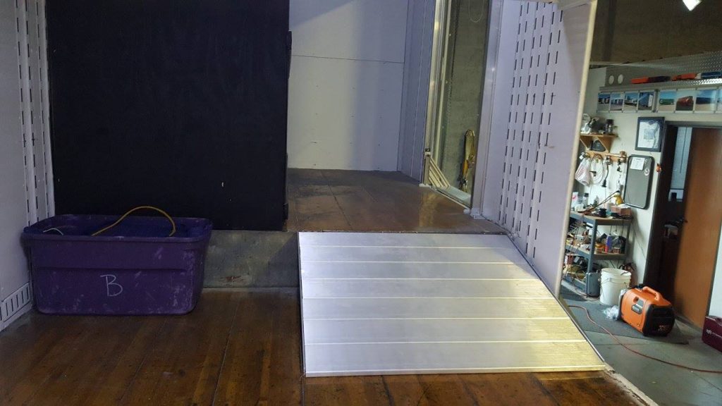 LamarBulkHeadRampDown – Clubhouse Trailer Company