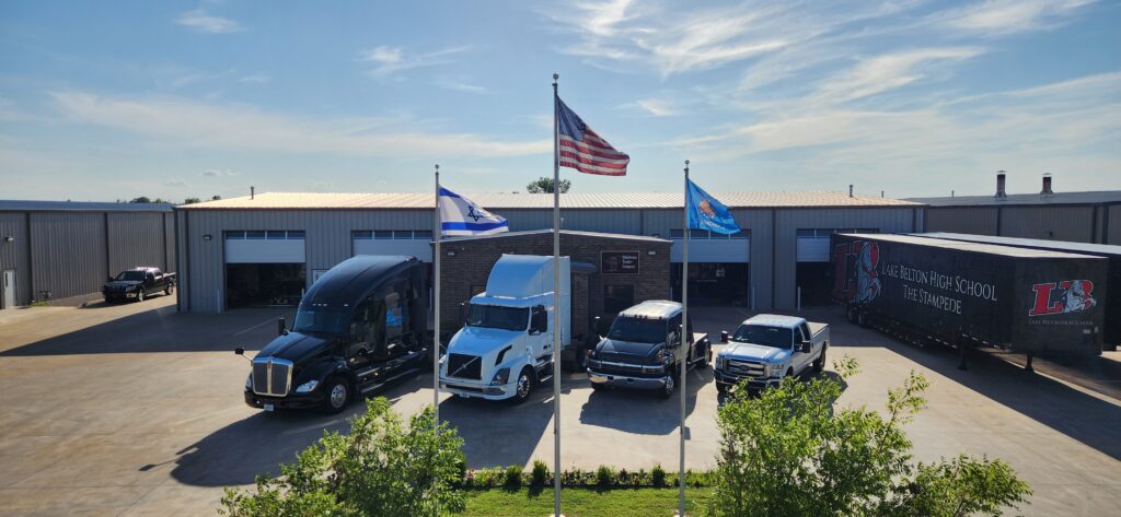 Clubhouse trailer logistics company semi bumper pull gooseneck