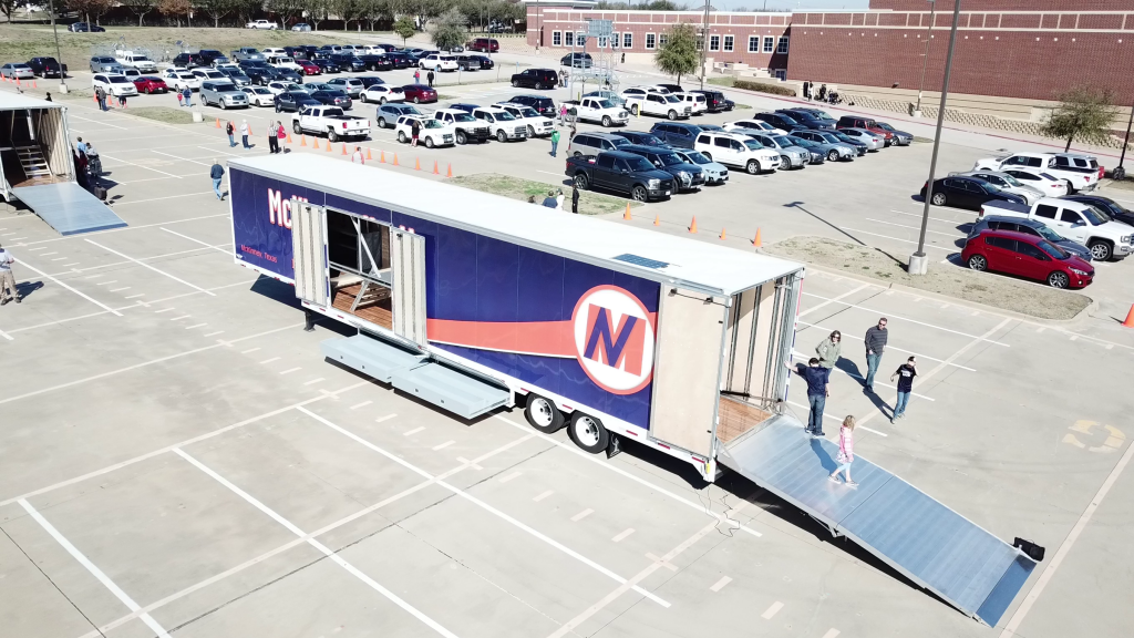 McKinney North High School Marching Band Semi Trailer Hydraulic Ramp Roof Mounted Solar Panel for Electrical System